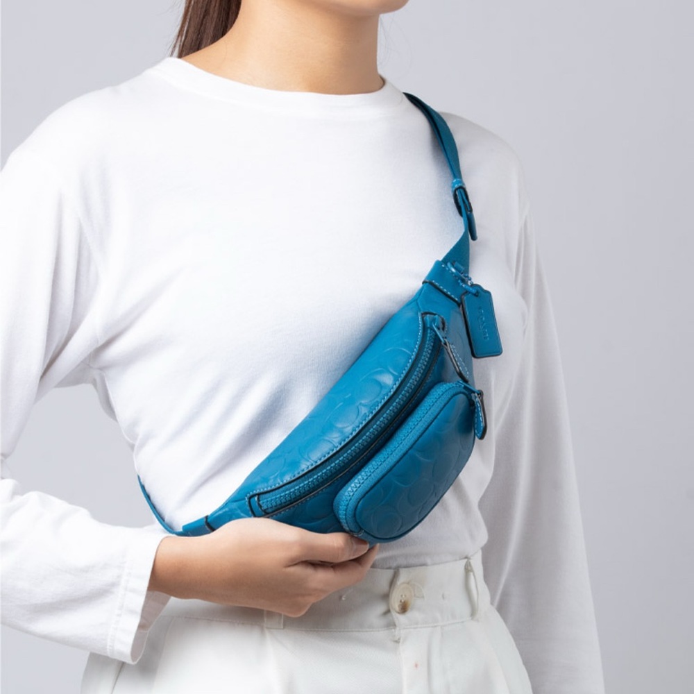 COACH CH073 Signature Leather Sprint Belt Bag. COLOR: Blue Jay